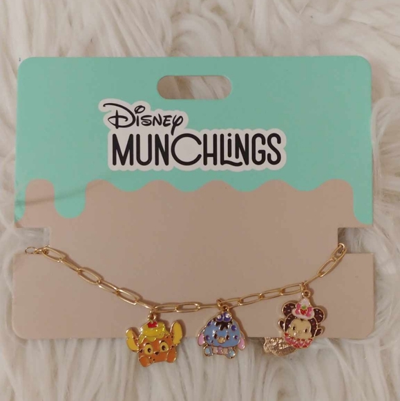🧁FIRM! NWT 2023 DISNEY MUNCHLINGS CHARM BRACELET - Picture 1 of 8